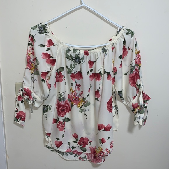 Floral Off the shoulder top - Picture 1 of 1